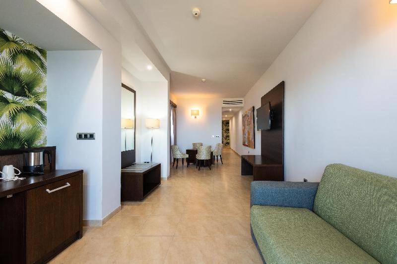 โรคา เนกรา โฮเต็ล แอนด์ สปา Hotel อากาเอเต ห้อง รูปภาพ
