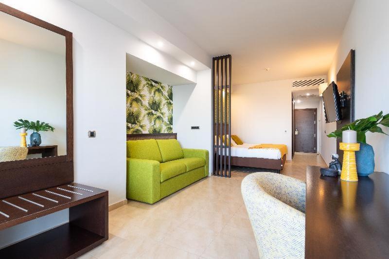 โรคา เนกรา โฮเต็ล แอนด์ สปา Hotel อากาเอเต ห้อง รูปภาพ